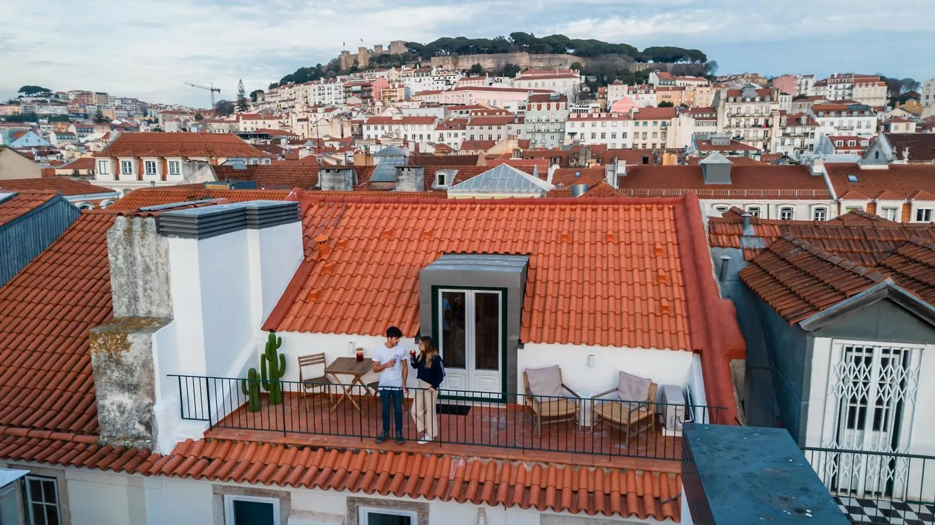The Downtown Terrace - Fabulous Views, Romantic Penthouse, 6Th-Floor No Lift Lisboa